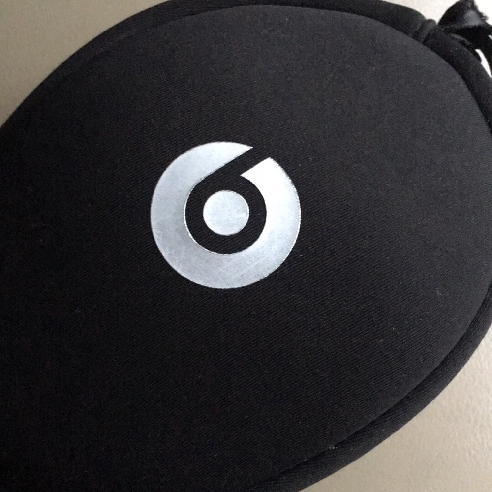 Beats by Dr.Dre Solo 2 Wired on Ear headphones